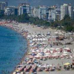 Yerli turistler yılın ikinci çeyreğinde 103,1 milyar lira seyahat harcaması yaptı