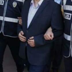 Ankara'da FETÖ'cü eski komiser saklandığı gizli bölmede yakalandı