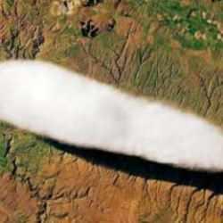 Daire' sanılabilecek tuhaf bulut, Yeni Zelanda'nın aynı yerinde yeniden ortaya çıktı!