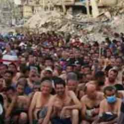 Zulme CNN bile dayanamadı! İsrail Filistinlileri &ccedil;ırıl&ccedil;ıplak halde bekletti