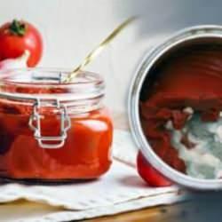 Küflü salça yenir mi? Uzmanlar uyardı: Küflü kısmı atıp kalanını kullananlar dikkat!