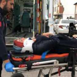 Otomobil ile motosiklet çarpıştı: Yaralılar var