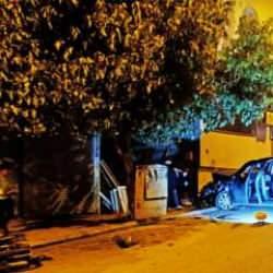 Otomobille &ccedil;arpışan motosikletin s&uuml;r&uuml;c&uuml;s&uuml; ağır yaralandı