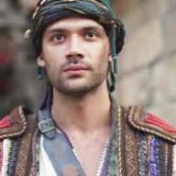 Ünlü oyuncuya kaçırılmayacak teklif! TRT1 dizisiyle ünlenen isim ATV dizisi Holding'te...