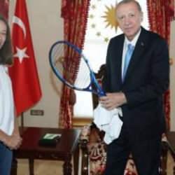 Cumhurbaşkanı Erdoğan'dan milli tenisçi Zeynep Sönmez'e tebrik