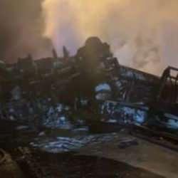 Mersin'de feci kaza! Tır yanarken, sürücüsü hayatını kaybetti