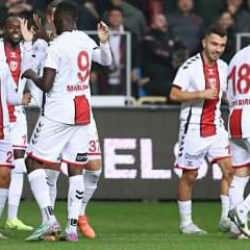 Samsunspor'un zirve takibi sürüyor