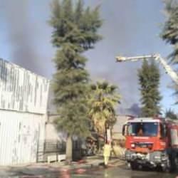 Son dakika: İzmir'de kimya fabrikasında yangın!