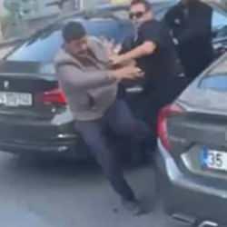 Yer: Kadık&ouml;y! İETT şof&ouml;r&uuml; yolcuları bırakıp kavga etti