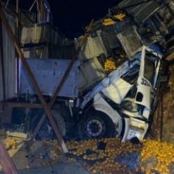 Alanya'da feci kaza: S&uuml;r&uuml;c&uuml; hayatını kaybetti!