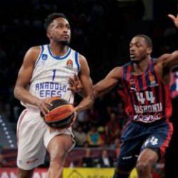 Anadolu Efes, İspanya'da 5 sayıyla galip
