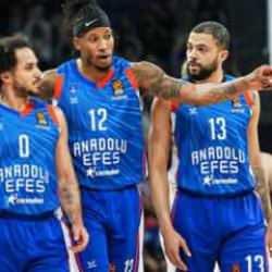 Anadolu Efes yarın Baskonia'ya konuk olacak