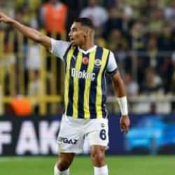 Djiku'dan Fenerbahçe'ye kötü haber!