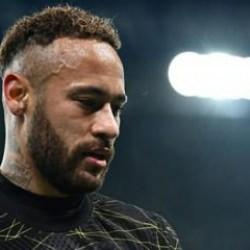 Dünyanın en iyi futbolcularından olarak gösteriliyordu! İstenmeyen adam oldu