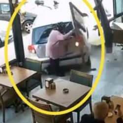 Feci ölüm: Kuşadası'nda kafeye dalan otomobil 4 kişiyi ezdi!