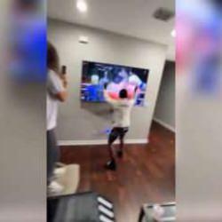 Mike Tyson kazanır diye iddia oynadı, kaybedince sinirden televizyonu kırdı!