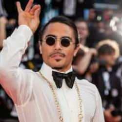 Nusret G&ouml;k&ccedil;e, dolandırıcıların kurbanı oldu: 200 bin lirasını &ccedil;ektiler