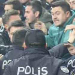 Sakaryaspor - Kocaelispor maçında ortalık karıştı!