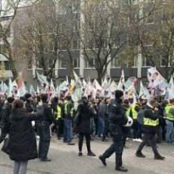 Ter&ouml;r &ouml;rg&uuml;t&uuml; PKK yandaşlarından Almanya'da y&uuml;r&uuml;y&uuml;ş 