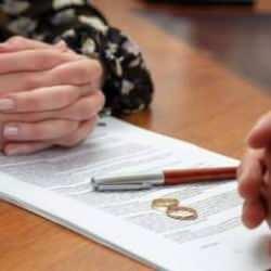 Yargıtay&rsquo;dan emsal boşanma davası kararı! Cimri eş kusurlu sayıldı