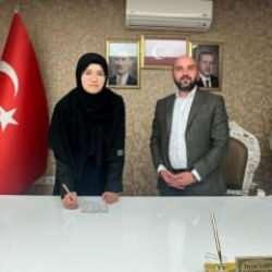 Yeniden Refah Partisi'nin kadın kolları ve gen&ccedil;lik kolları başkanı AK Parti'ye ge&ccedil;ti