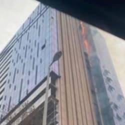 Sarıyer'de otel inşaatında yangın!