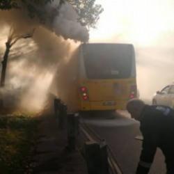 Yine İETT yine skandal! Otobüs alev alev yandı