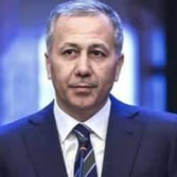 Bakan Yerlikaya duyurdu: 109 bin 451 d&uuml;zensiz g&ouml;&ccedil;men sınır dışı edildi