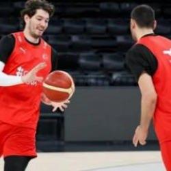 Basketbolda Türkiye-Macaristan maçının biletlerine yoğun ilgi