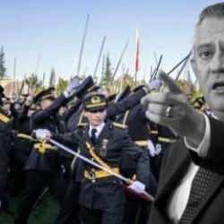 Disiplinsiz teğmenleri savunan Özel’in o sözleri gündemde: Darbeye teslim olurum!