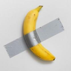 Duvara bantlanmış muz rekor fiyata dolara satıldı