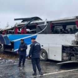 Eskişehir'de yolcu otobüsü devrildi: Ölü ve yaralılar var!