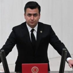 G&ouml;k&ccedil;ek &lsquo;CHP&rsquo;lilerin hakkını arıyorum&rsquo; deyip G&ouml;khan G&uuml;naydın&rsquo;a y&uuml;klendi