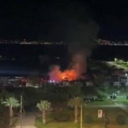 İzmir'de feci olay: Teknede yaşayan kişi, çıkan yangında öldü!