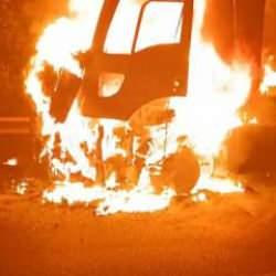 Muz yüklü tır alev alev yandı