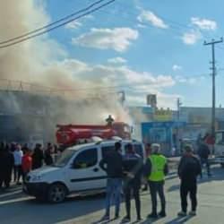 Niğde'de oto tamirhanesinde yangın! 3 araç kullanılamaz hale geldi