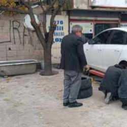 Oto lastikçilerde kış lastiği yoğunluğu!