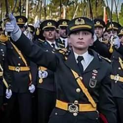 Teğmenlerin kılıçlı yemini: Mesele okunan metin değil, emre uymadılar!