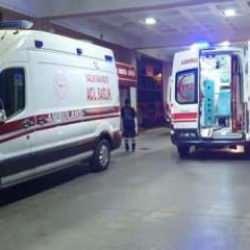 Tıra arkadan çarpan otomobil hurdaya döndü: 1 ölü