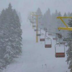 Uludağ'da yoğun kar yağışı! Yarım metreyi geçti