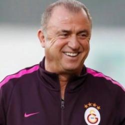 Yenilgi sonrası sürpriz paylaşım! "Çare Terim"