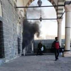 Cuma namazı vaktinde 508 yıllık camide korkutan yangın!