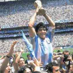 Futboldan bir Maradona geçti! Vefatının 4. yılında anılıyor
