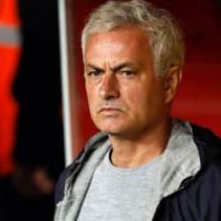 Jose Mourinho: Kısıtlı kadroyla geldik!