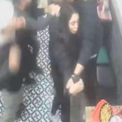 Taksim'de kadına şiddete m&uuml;dahale eden 3 garson g&ouml;zaltına alındı