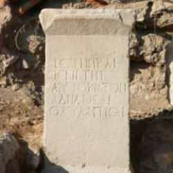 Uşak'ta 2 bin yıllık kitabe bulundu