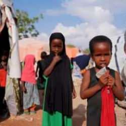 İ&ccedil; savaşın devam ettiği Somali'deki kamplarda insanlık dramı yaşanıyor!