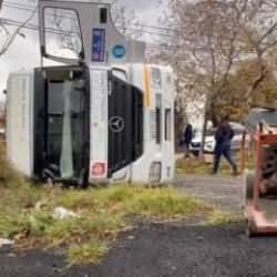 İstanbul'da İSKİ çalışması sırasında yol çöktü! 