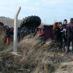 Kilis'te devrilen traktörün sürücüsü öldü
