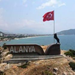 MHP'lilerden Alanya'da bozkurt heykelinin kaldırılmasına tepki